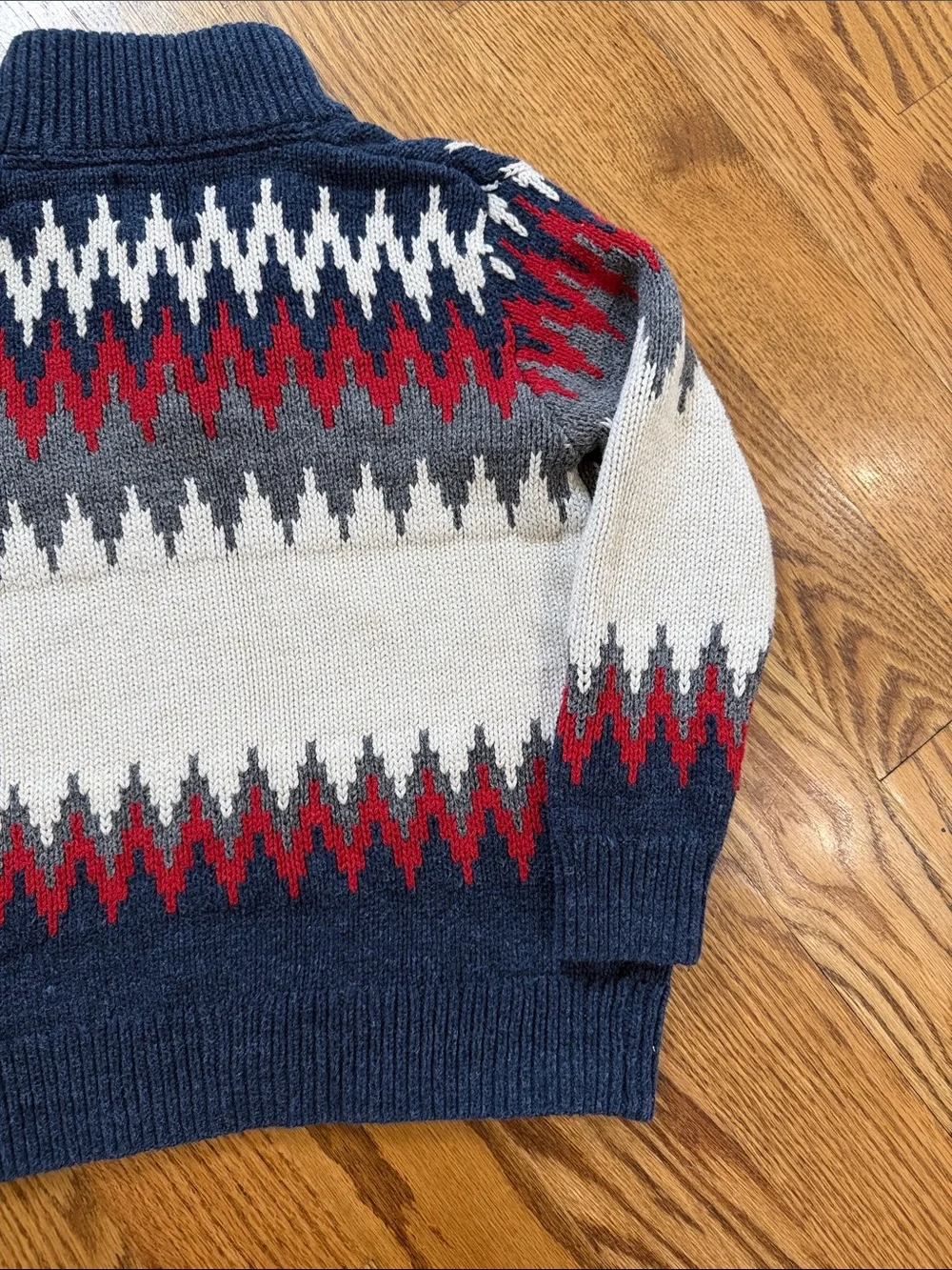 Gap Kids Sweat. Size 6/7. Excellent to Like New Condition.